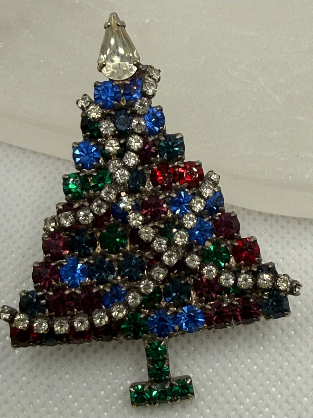 Vintage special rhinestone Christmas Tree Brooch Pin Sparkling Holiday Jewelry